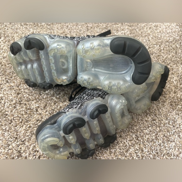 Women’s Nike Air VaporMax - Picture 5 of 10